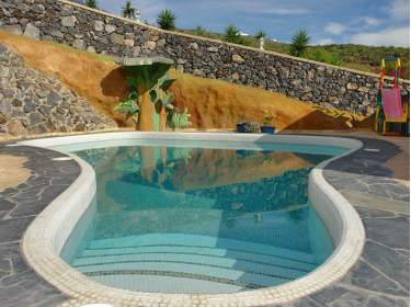 Haus mit Pool in Los Menores