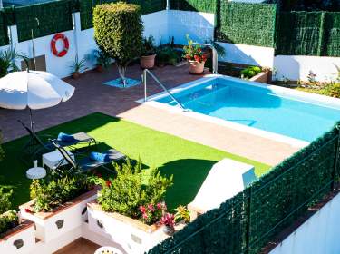 Landhaus mit Liegewiese und Grill