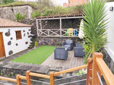 Idyllisches Ferienhaus im Grünen Idyllisches Ferienhaus im Grünen