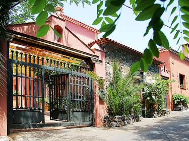 Charmantes Herrenhaus mit Garten