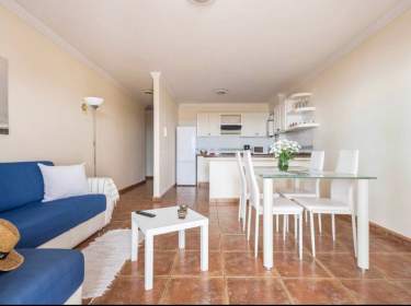 Fewo mit möbliertem Balkon