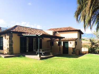 Finca Ferienhaus mit Pool