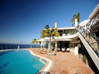 Exklusive 12-Pers.-Villa mit Pool