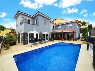 Villa mit beheizbarem Pool