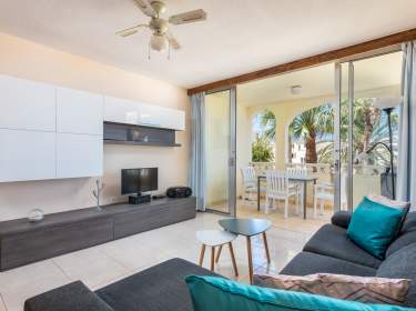 Fewo mit Terrasse, Meerblick & Pool Fewo mit Terrasse, Meerblick & Pool