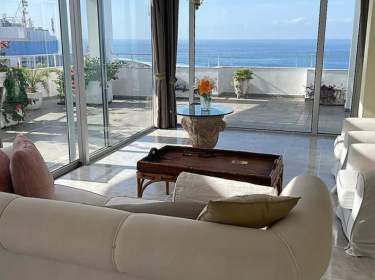 Penthuse mit großer Terrasse