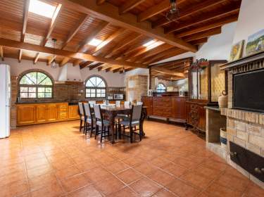 Gemütliches Landhaus mit Jacuzzi Gemütliches Landhaus mit Jacuzzi