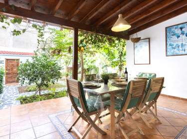 Stilvolle Ferienwohnung mit Garten