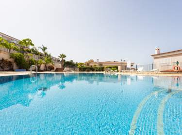 Haus für 4 mit Pool / Kinderpool