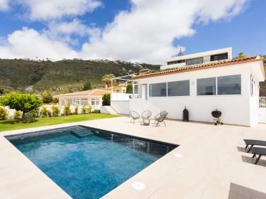 Haus mit Pool & Garten