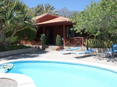 Schönes Haus mit Garten & Pool